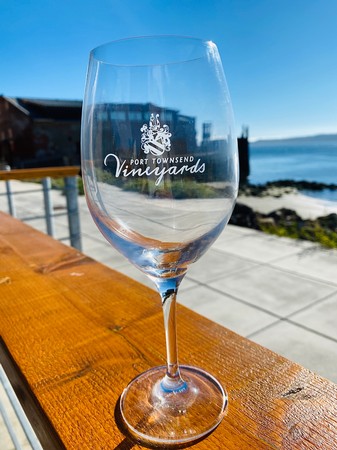 Port Townsend Vineyards Logo Glass w/stem